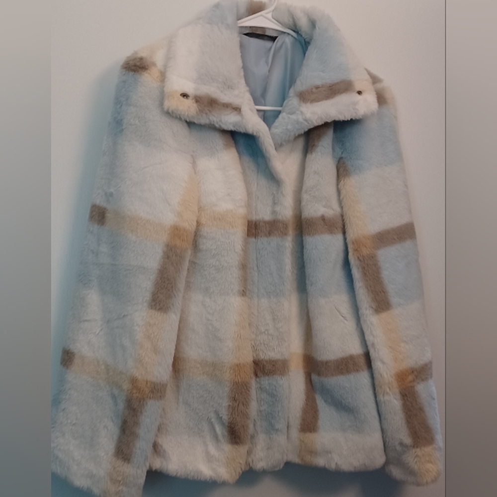 Small Colleen Lopez Faux Fur Jacket In Ice Blue Plaid- Soft, Warm & Breathable - Picture 3 of 16